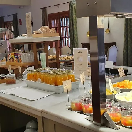 호텔 파라도르 데 카조를라 4*